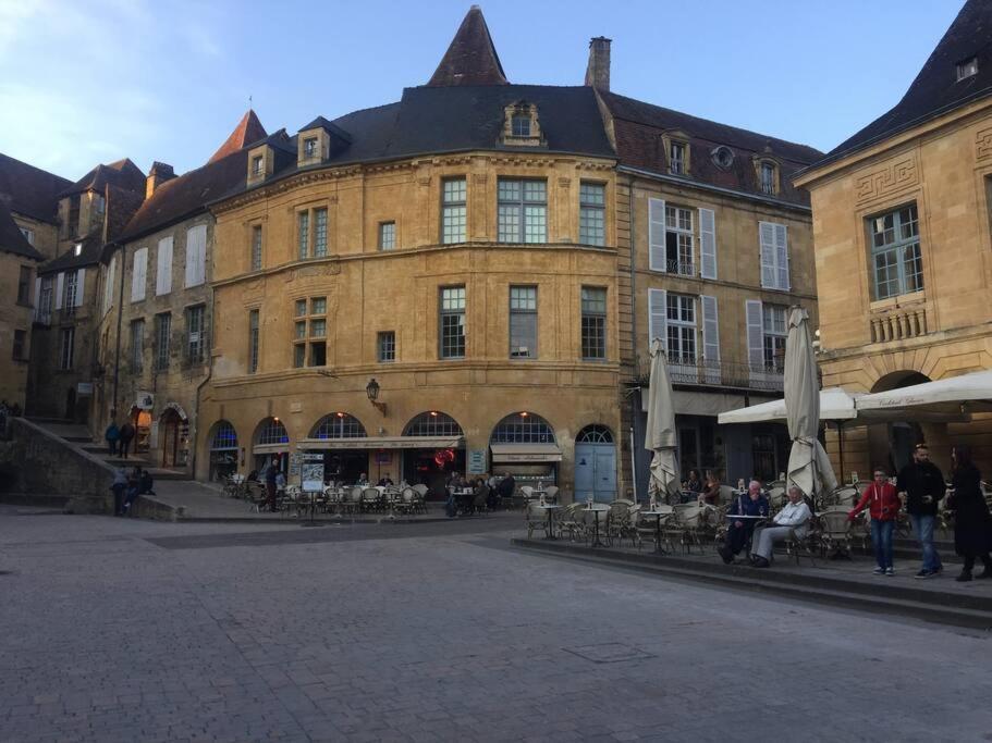 La Maison Valentin Au Coeur De La Cite Medievale سارلا لا كانيدا المظهر الخارجي الصورة